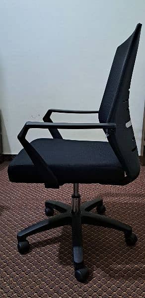 conputer chair black color 2