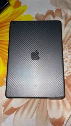 apple ipad 7th generation 10/10 condtion 1st hand used