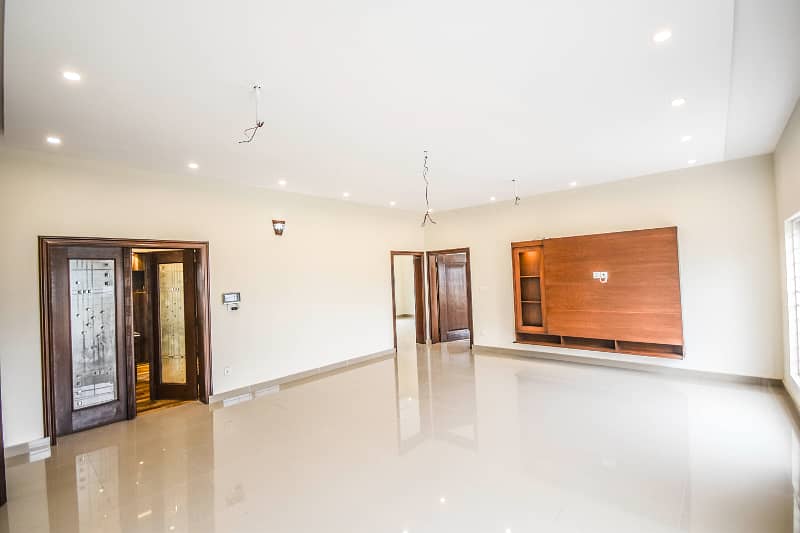 Brand new 1 Kanal Upper Portion Available for Rent in DHA Phase 8 Broadway 3