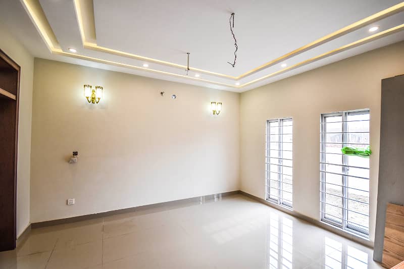 Brand new 1 Kanal Upper Portion Available for Rent in DHA Phase 8 Broadway 15