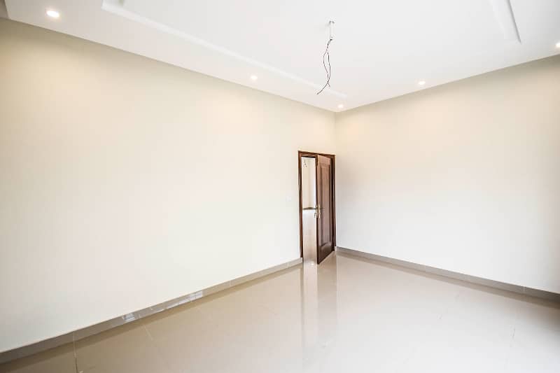 Brand new 1 Kanal Upper Portion Available for Rent in DHA Phase 8 Broadway 16