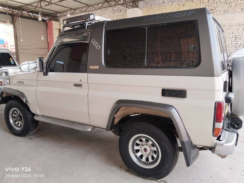 Toyota Land Cruiser 1989 5