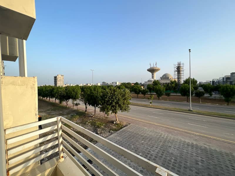 Brand New 1 Bedroom Apartment For Sale In Talha Block Bahria Town Lahore 5