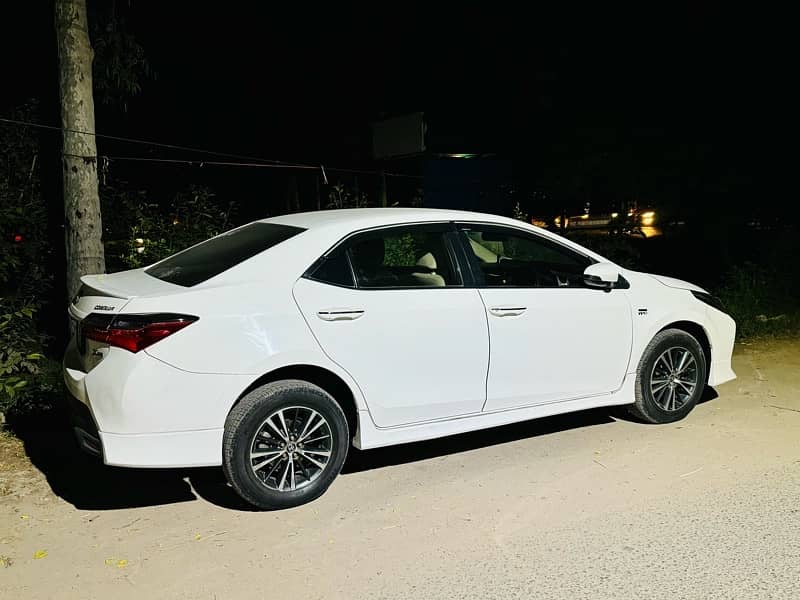 Toyota Corolla GLI super white 2020 0