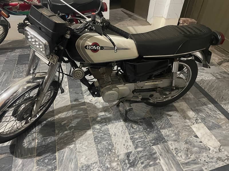 Honda 125 for sale single hand use bike 1