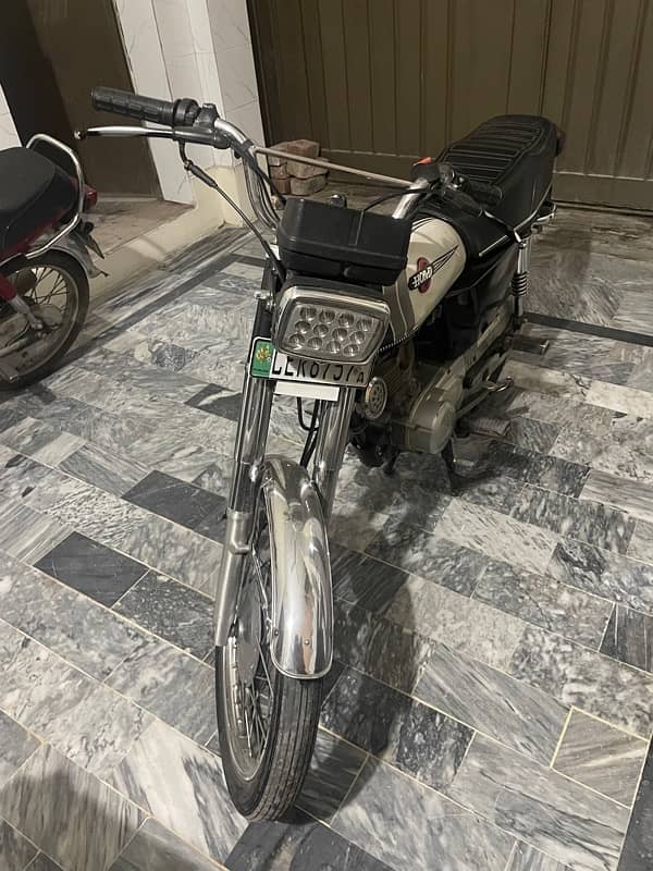 Honda 125 for sale single hand use bike 3