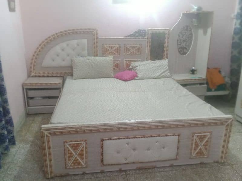 Bed Room Furniture in good Condition 0