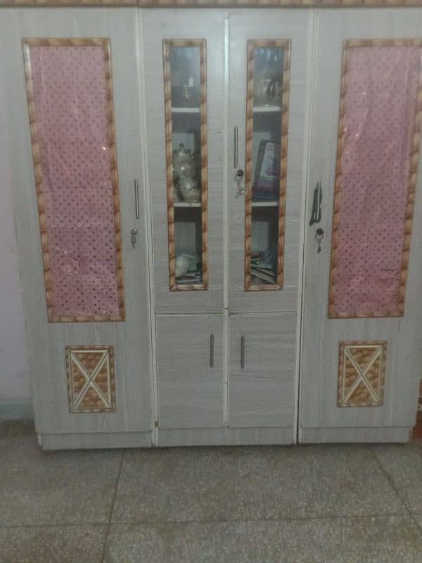 Bed Room Furniture in good Condition 3