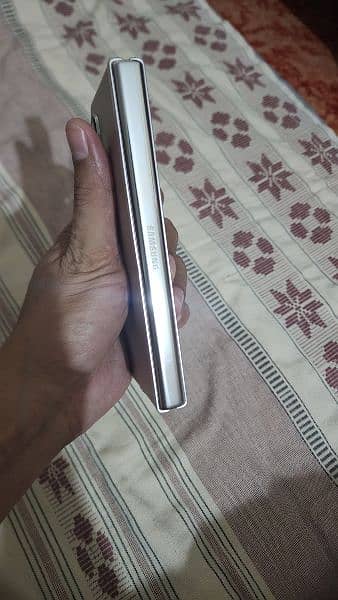 Samsung Fold 3 | Silver Stainless 4