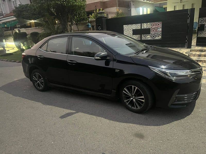 Toyota Corolla Altis 2017 3