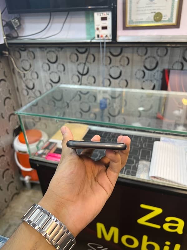 iphone 11 64gb pta approved 2