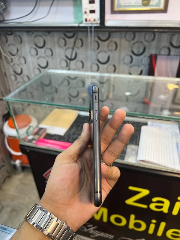 iphone 11 64gb pta approved 3