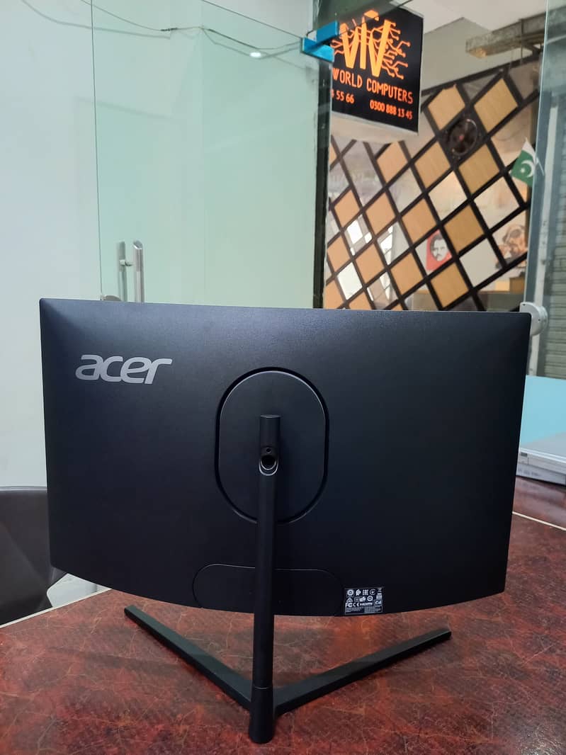 Acer Curved Gaming Monitor | 24" 1080P | 165Hz | TechWorld 2