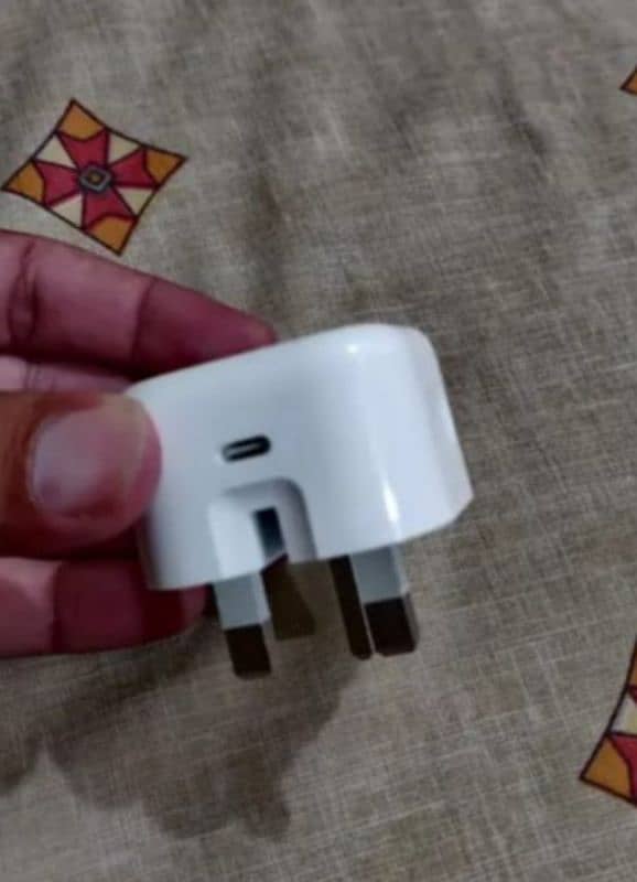 Apple Adapter 100% original 2