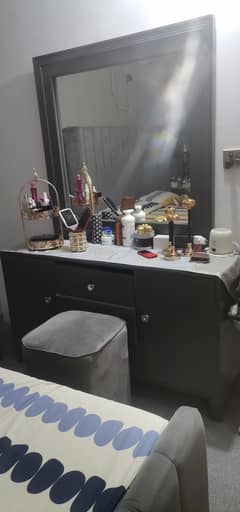 dressing table and side tables