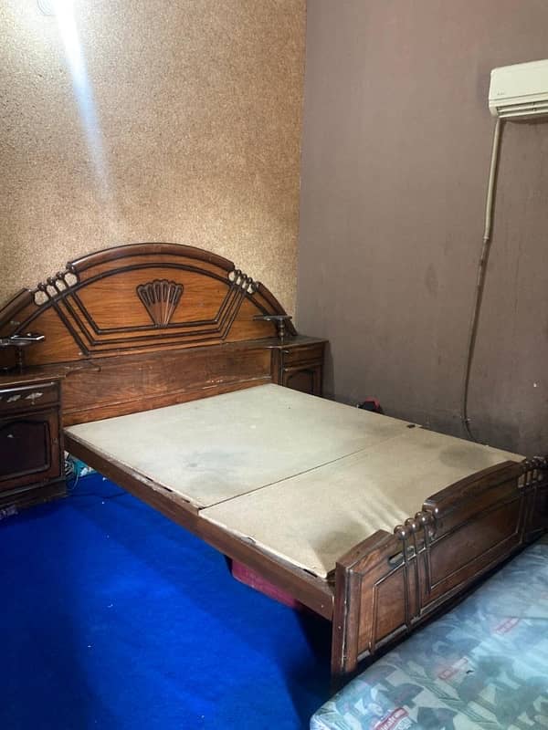 bed king size for sale urgent 1