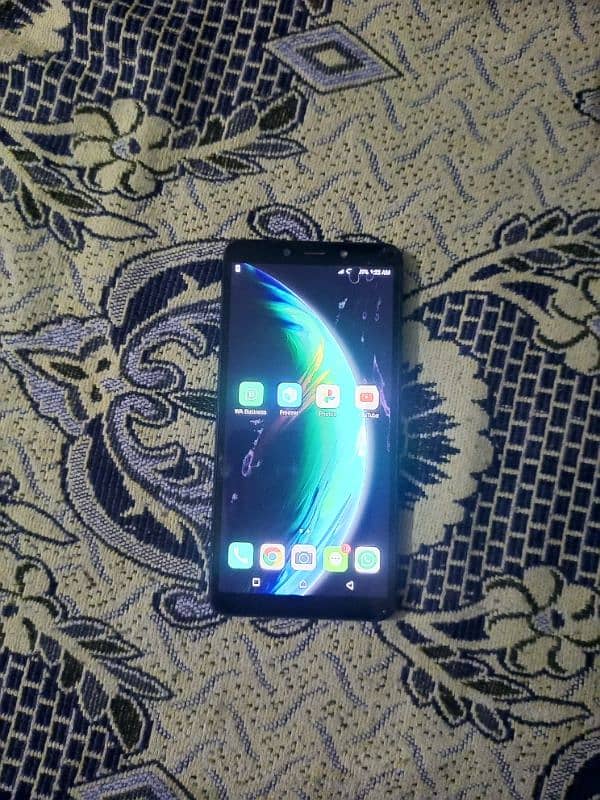 Infnix and moto g6play. . . Infinix 7k motog6play 9k 1