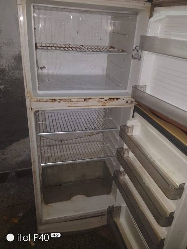 Dawlance fridge FOR SALE 2