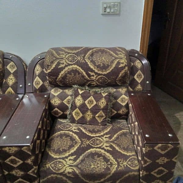 Sofa set for sale in good condition 1