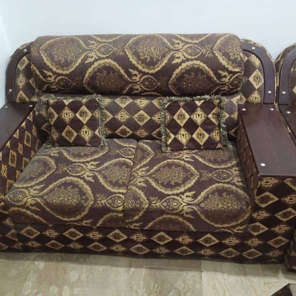 Sofa set for sale in good condition 2