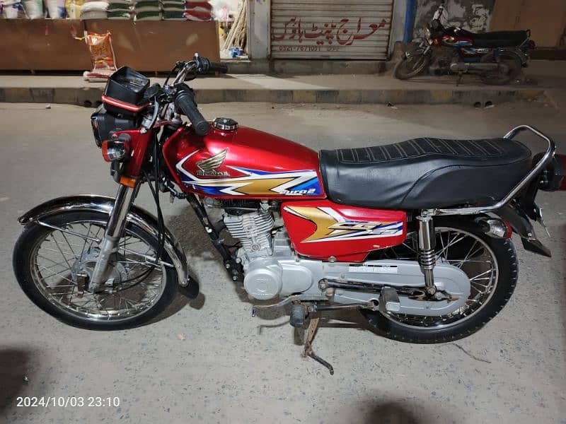 Honda 125 bike total original 0/3/0/0/7/6/6/4/5/5/8 2