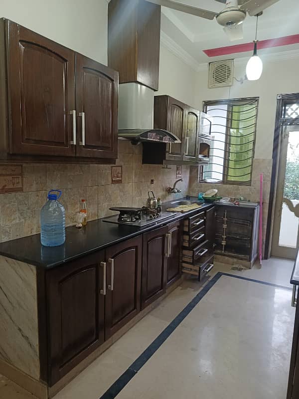 30*60 double unit used house For sale in G-13 19