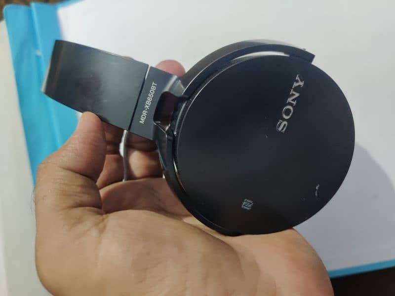 Sony MDR-XB650bt Original Bluetooth Headphones with extra bass 2