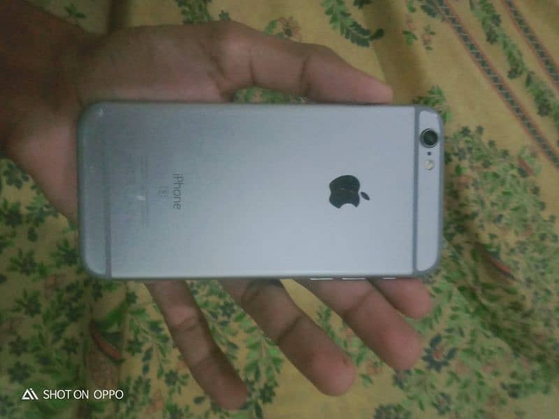 I am selling my I phone 6s 1