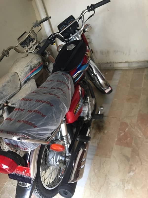 Honda 125 2024 4