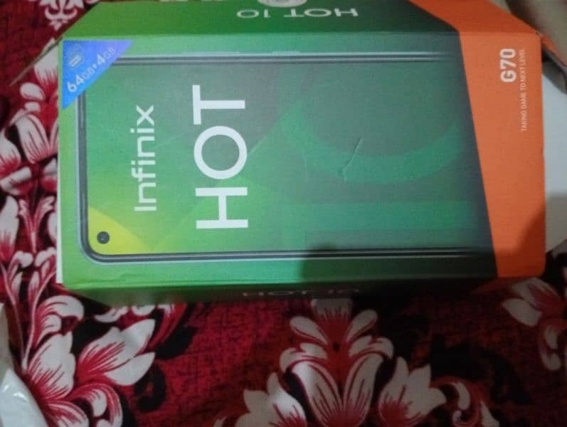 lnfinix hot 10  64 gp full box Sath 10by 11. home used 2