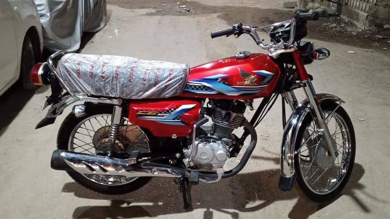 Honda CG 125 2024 model first owner karachi num 03100206928 5