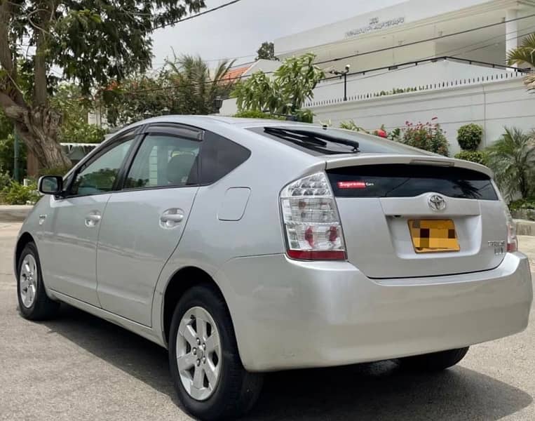 Toyota Prius G Touring Selection 1.5 Excellent Condition 4