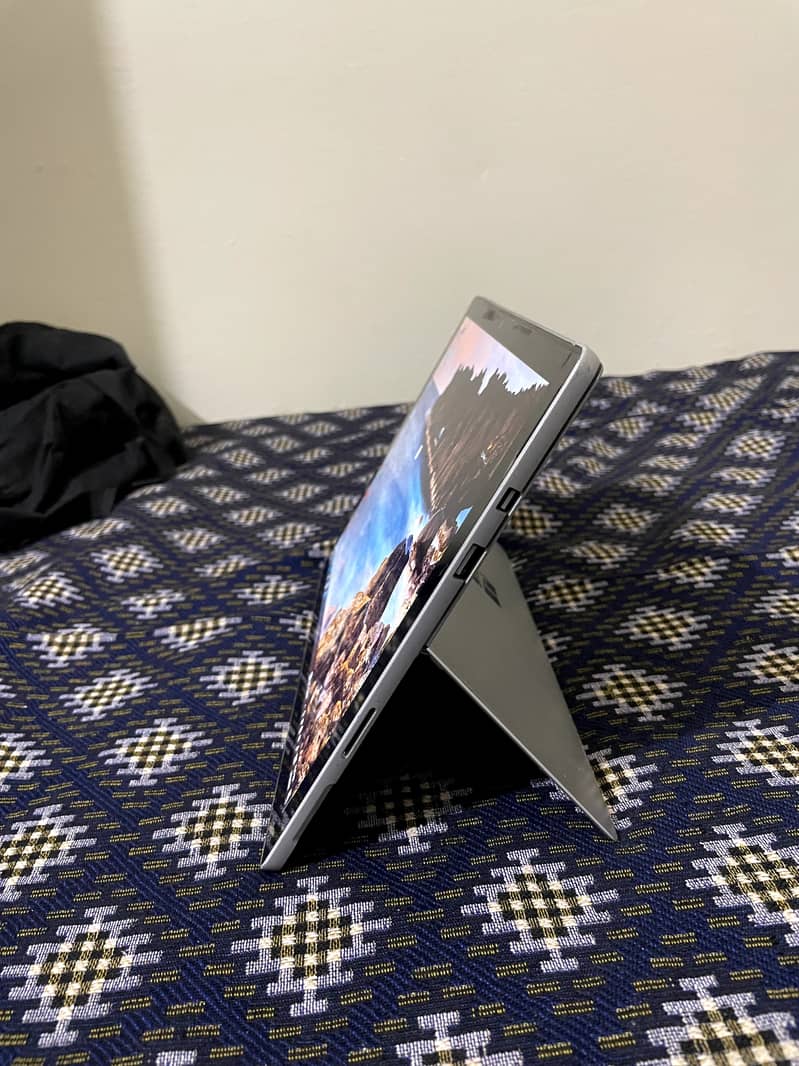 SURFACE PRO 6 I5-8TH generation 2