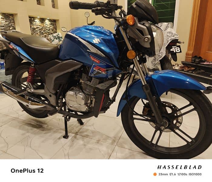 Suzuki GSX-125 Sporty Blue Color 10