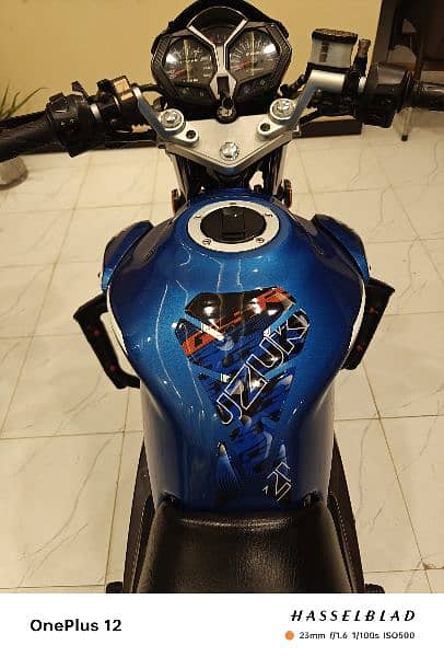 Suzuki GSX-125 Sporty Blue Color 11