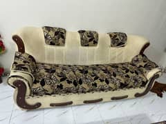 5 seater sofa with table