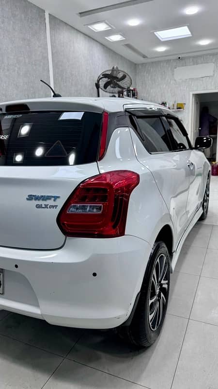 Suzuki Swift 2023 glx 5