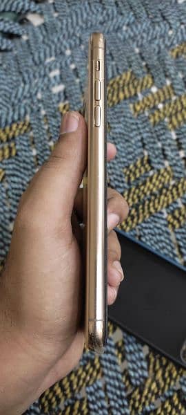 iphone 11 pro max Gold color 256gb 2