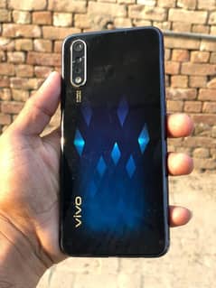 vivo s1 4/128 with box