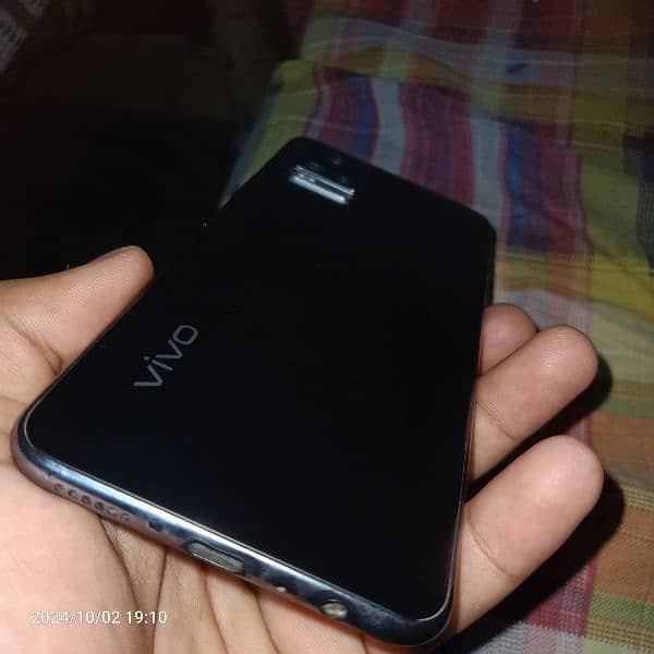 VIVO V20 2