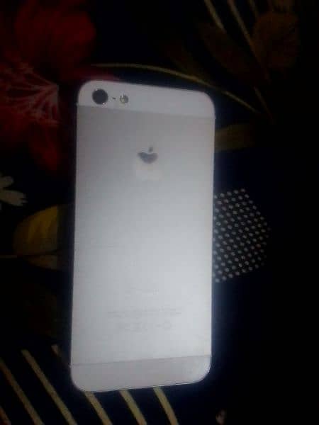 I phone 5 all ok non pta hai jiss bhai na lana wo contact kary 1