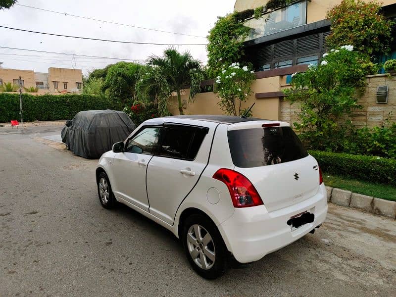 SUZUKI SWIFT DLX NAVIAGATION AUTO 1.3cc MODEL 2018 ORIGINAL WHITE COLR 3