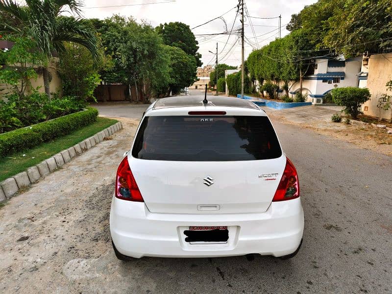 SUZUKI SWIFT DLX NAVIAGATION AUTO 1.3cc MODEL 2018 ORIGINAL WHITE COLR 4