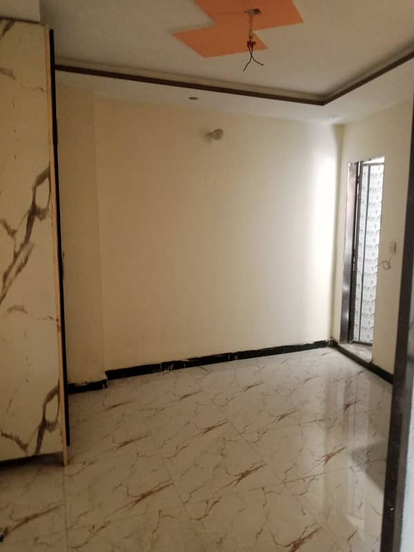 2 Marla second floor in Bismillah market flat for rent 1