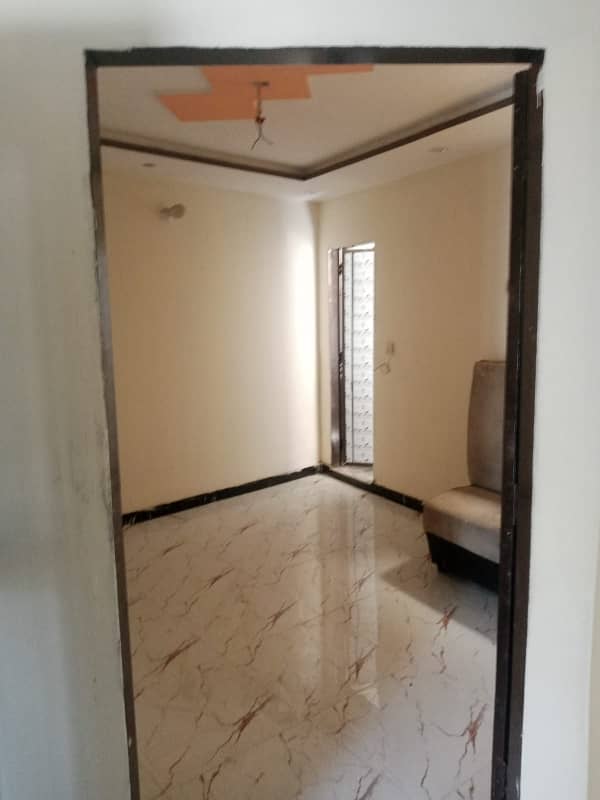 2 Marla second floor in Bismillah market flat for rent 5