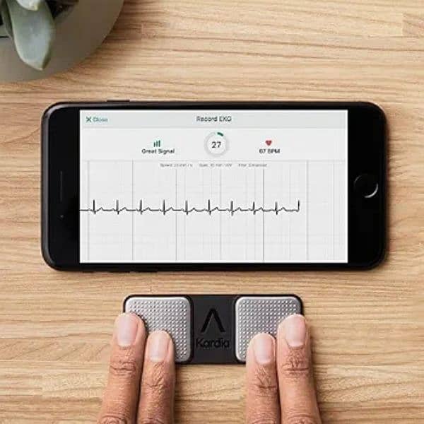 KardiaMobile 1 single Lead Personal EKG Monitor Record at Home 2