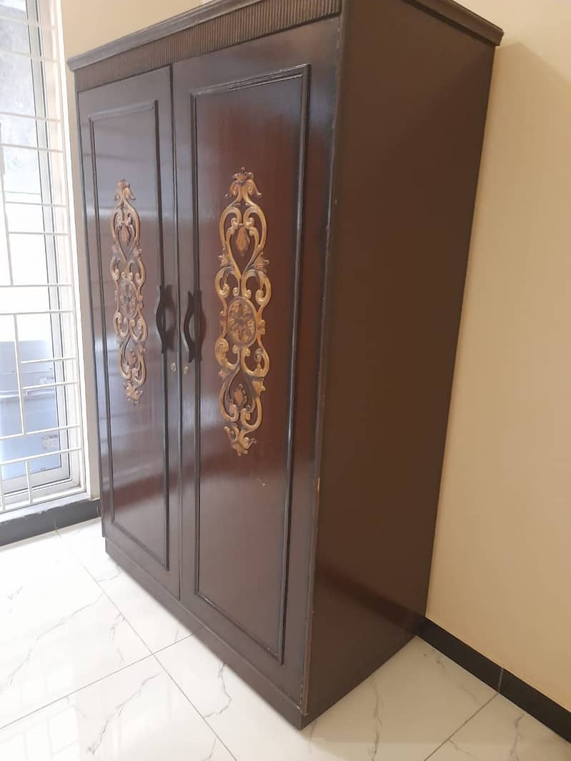 Spacious wardrobe in great condition. 1