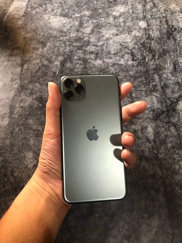 iPhone 11 Pro Max 9.5/10 condition 1