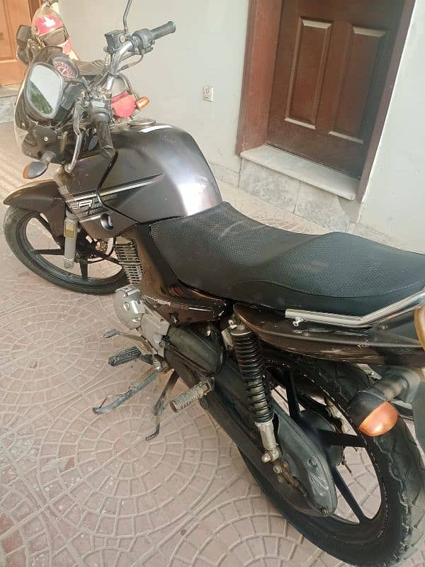 YBR 125Yamaha YBR 125- Excellent Condition, Self Start. 2