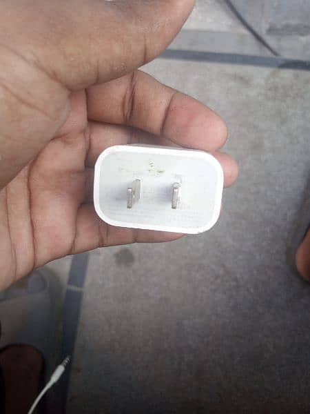 iPhone 100% original charger 2